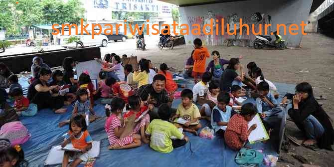 Anak Jalanan Juga Ingin Sekolah